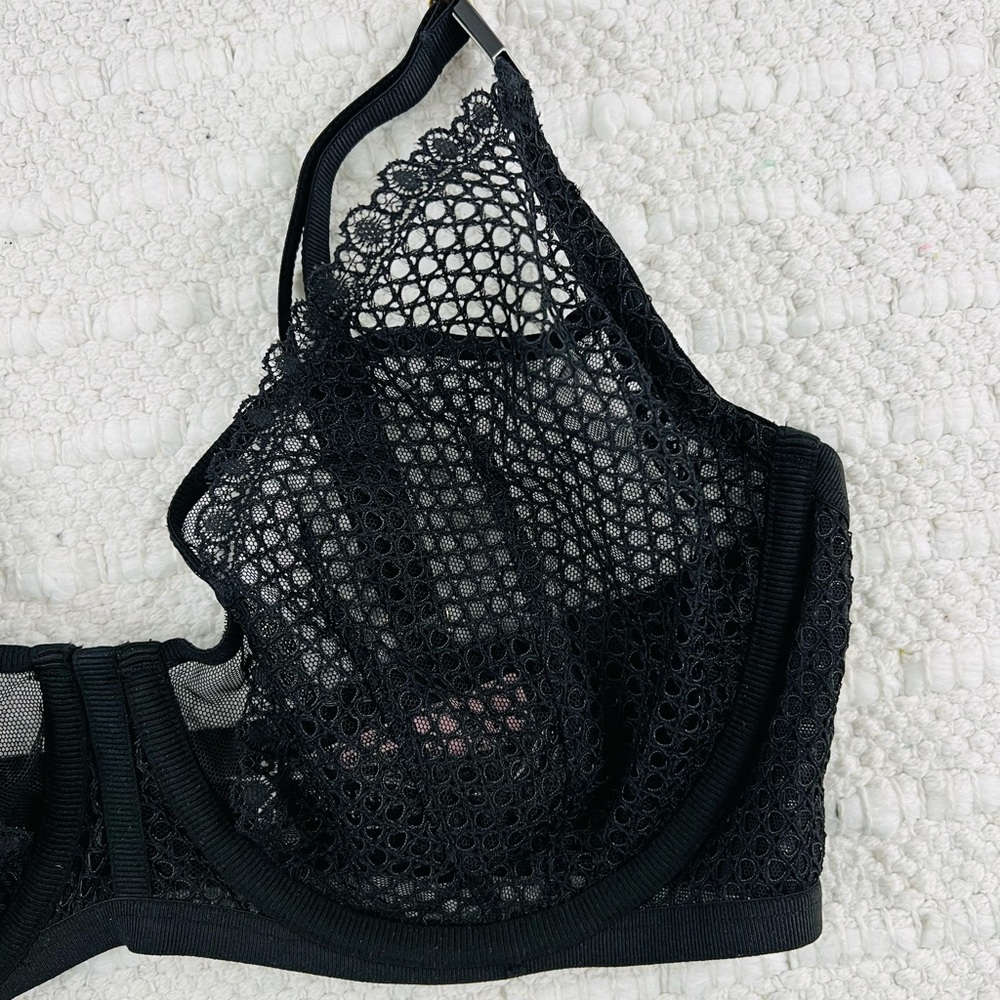 36D/M Victoria’s Secret Fishnet Bra & Cheeky Set - Picture 8 of 13